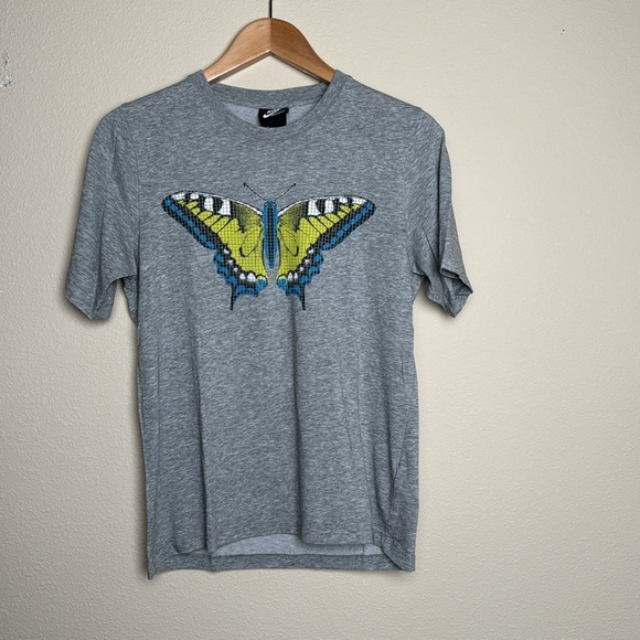 Nike Sportswear - Butterfly - Medium - Picture 1 of 7
